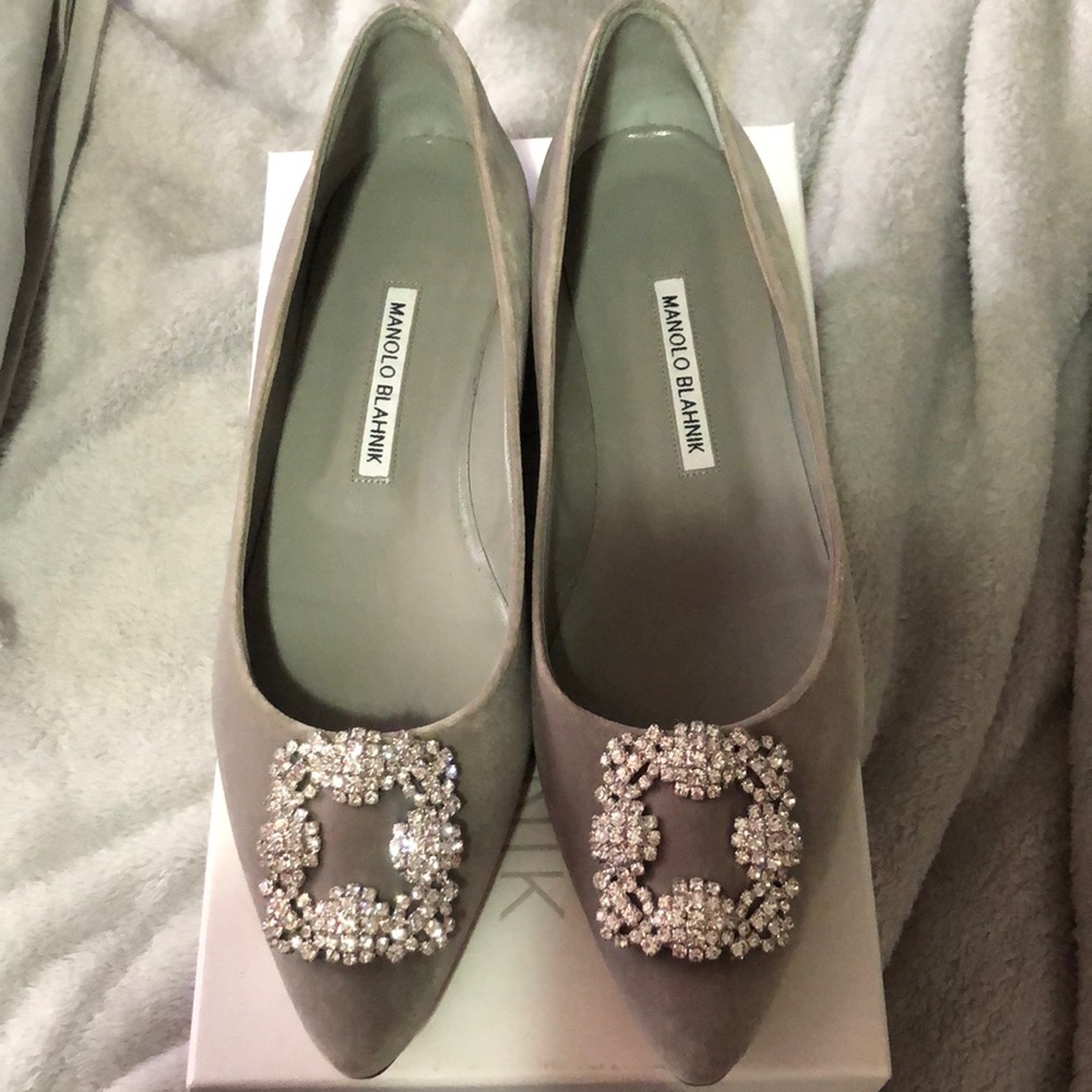MANOLO BLAHNIK FLATS GREY VELVET